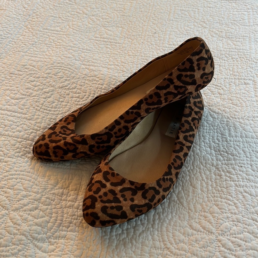 Kelly & Katie Leopard Print Ballet Flats in Brown and Black